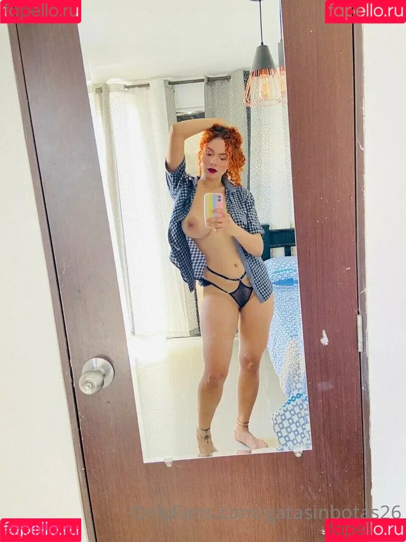 gatasinbotas26 Onlyfans Photo Gallery 