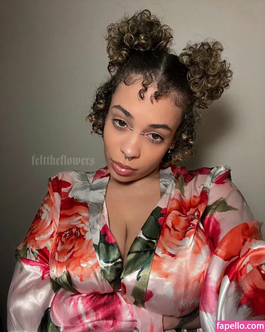 felttheflowers / flowers Onlyfans Photo Gallery 