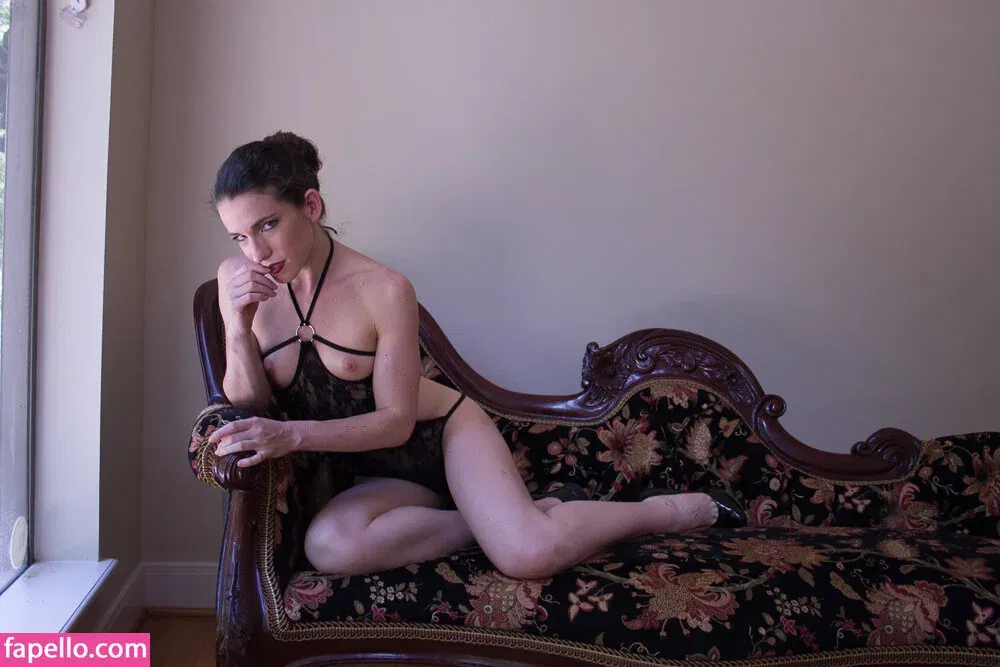 Keira Grant / KeiraGrant / keiragrantart Onlyfans Photo Gallery 