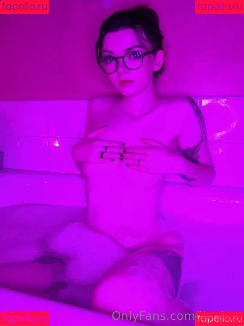 LJAphra / LouiseJulie / ljaphraof / louisejulie_ Nude Leaks OnlyFans Onlyfans Photo Gallery 