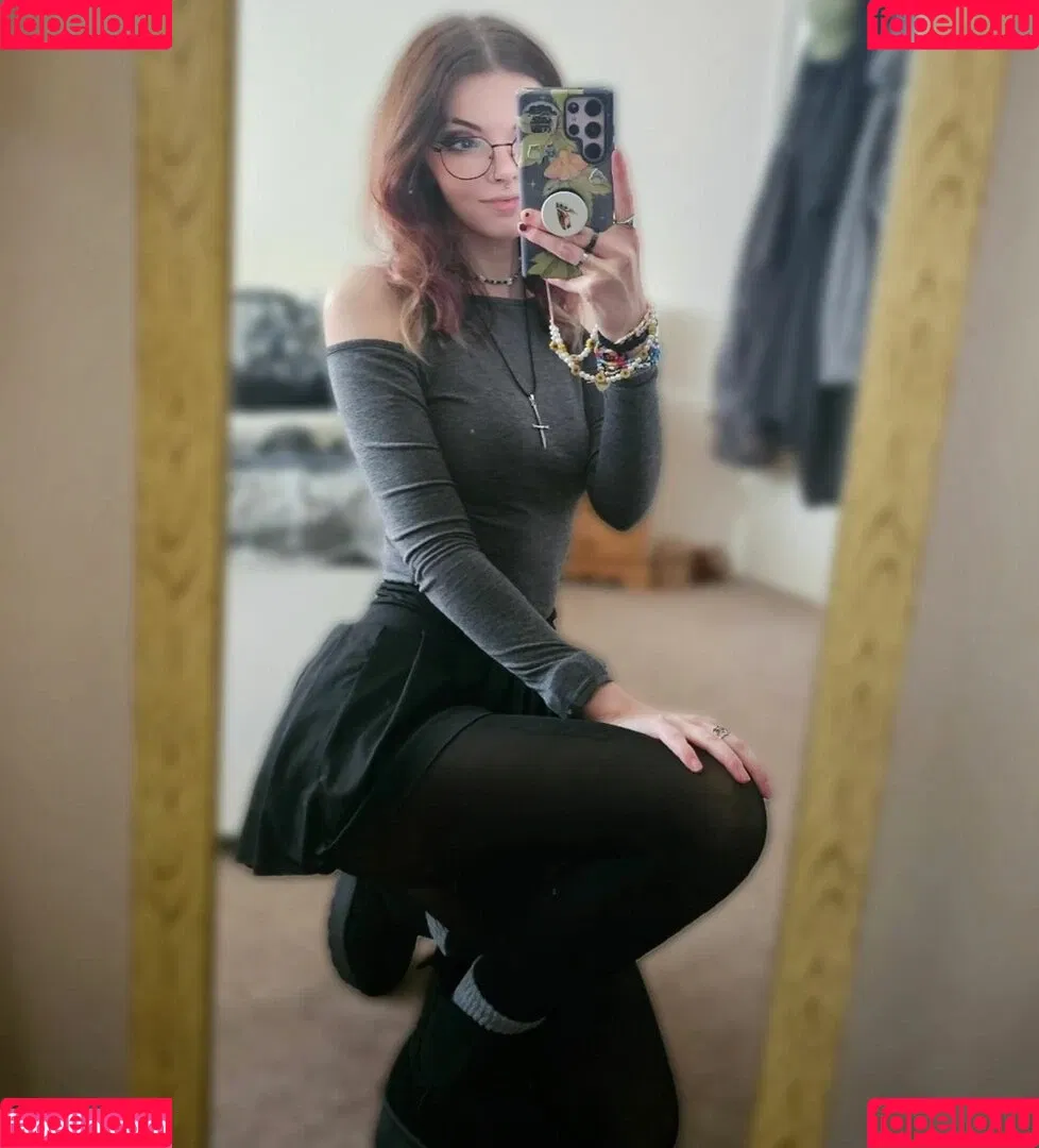 LJAphra / LouiseJulie / ljaphraof / louisejulie_ Nude Leaks OnlyFans Onlyfans Photo Gallery 