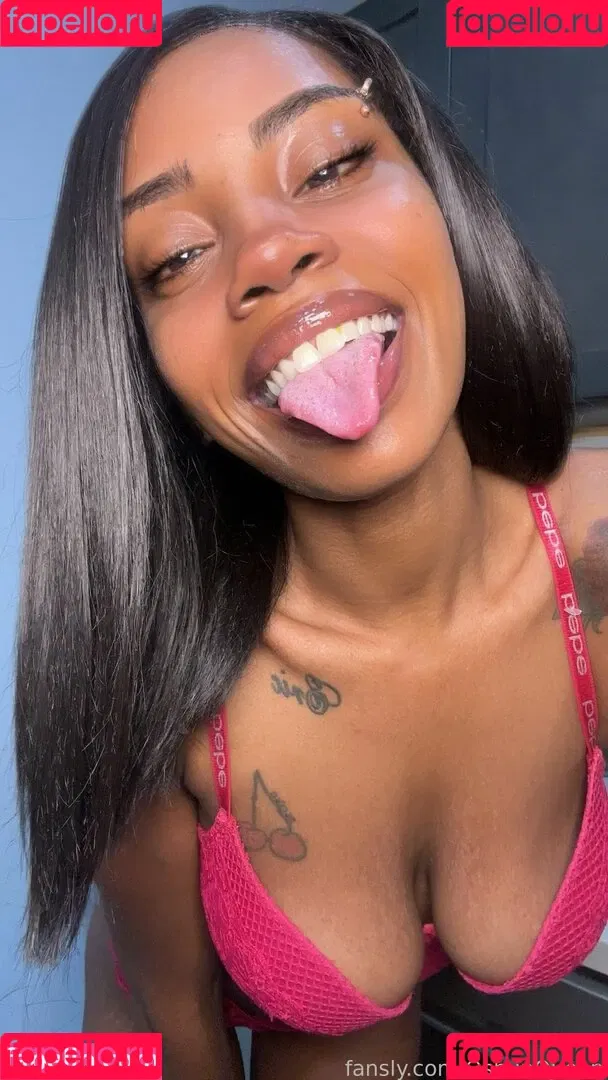 OshunQueen / crownmejuicy5 Nude Leaks OnlyFans Onlyfans Photo Gallery 