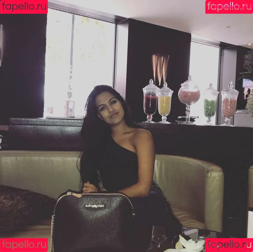 Sim Patel / sim.ayyyyy / simiiipatel212 Nude Leaks OnlyFans Onlyfans Photo Gallery 