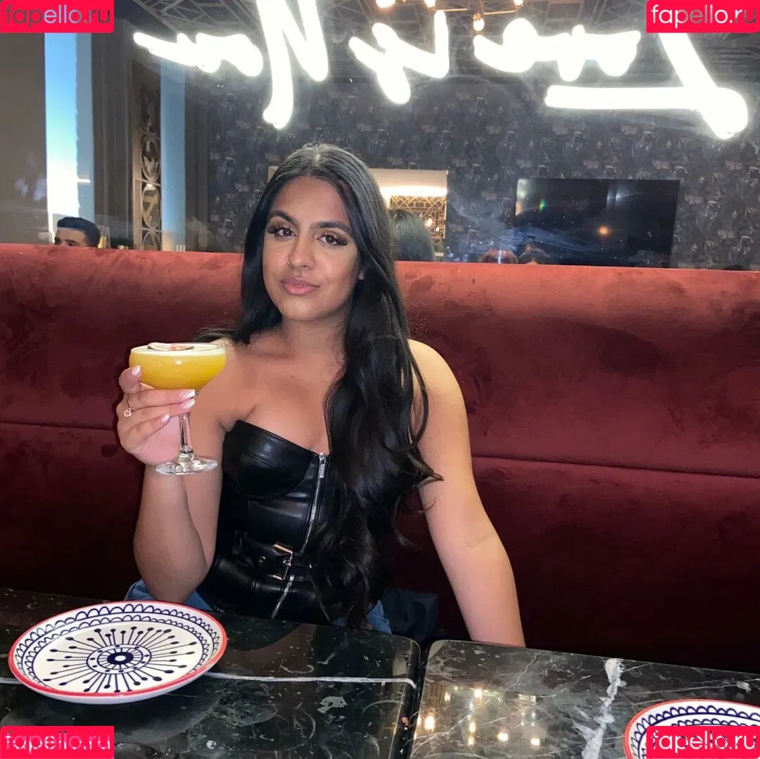 Sim Patel / sim.ayyyyy / simiiipatel212 Nude Leaks OnlyFans Onlyfans Photo Gallery 