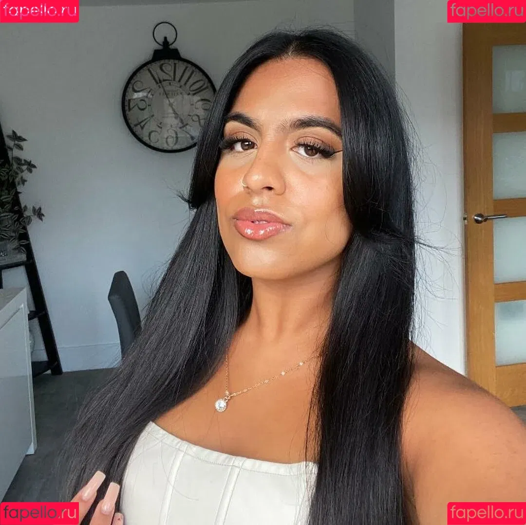 Sim Patel / sim.ayyyyy / simiiipatel212 Nude Leaks OnlyFans Onlyfans Photo Gallery 