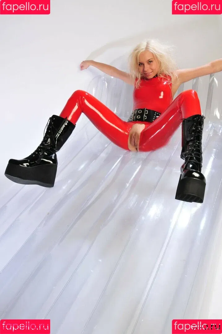 Latex Fetish / misslatexxx Nude Leaks OnlyFans Onlyfans Photo Gallery 