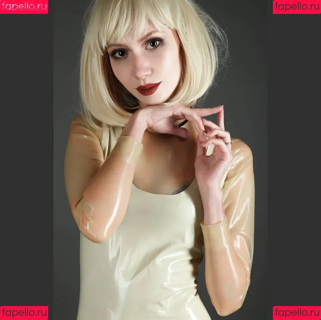 Latex Fetish / misslatexxx Nude Leaks OnlyFans Onlyfans Photo Gallery 