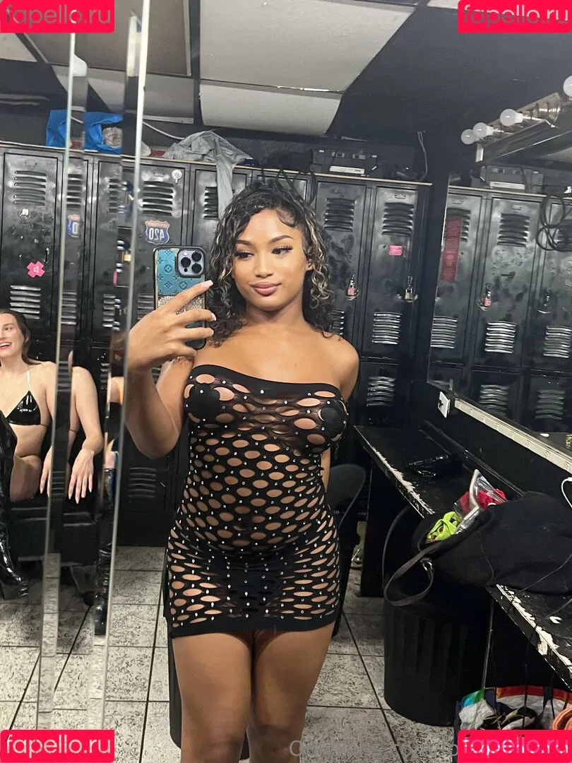 foreignaiomi / princessliesey Nude Leaks OnlyFans Onlyfans Photo Gallery 