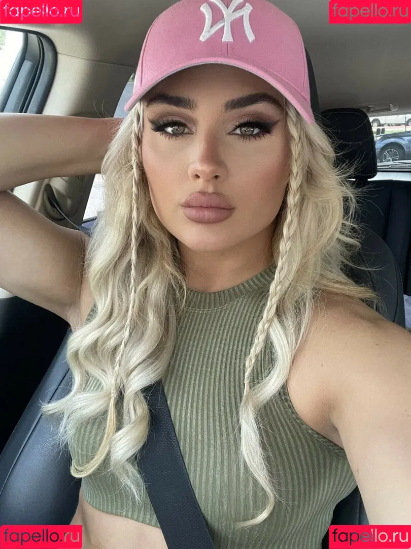 Tiffany Stratton / tiffany_stratton / tiffanywwe / tiffstrattonwwe Nude Leaks OnlyFans Onlyfans Photo Gallery 