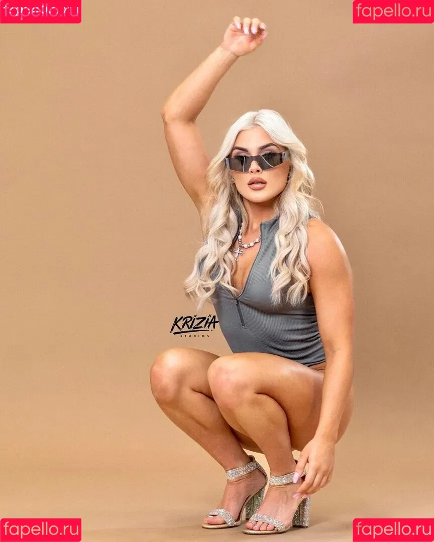 Tiffany Stratton / tiffany_stratton / tiffanywwe / tiffstrattonwwe Nude Leaks OnlyFans Onlyfans Photo Gallery 