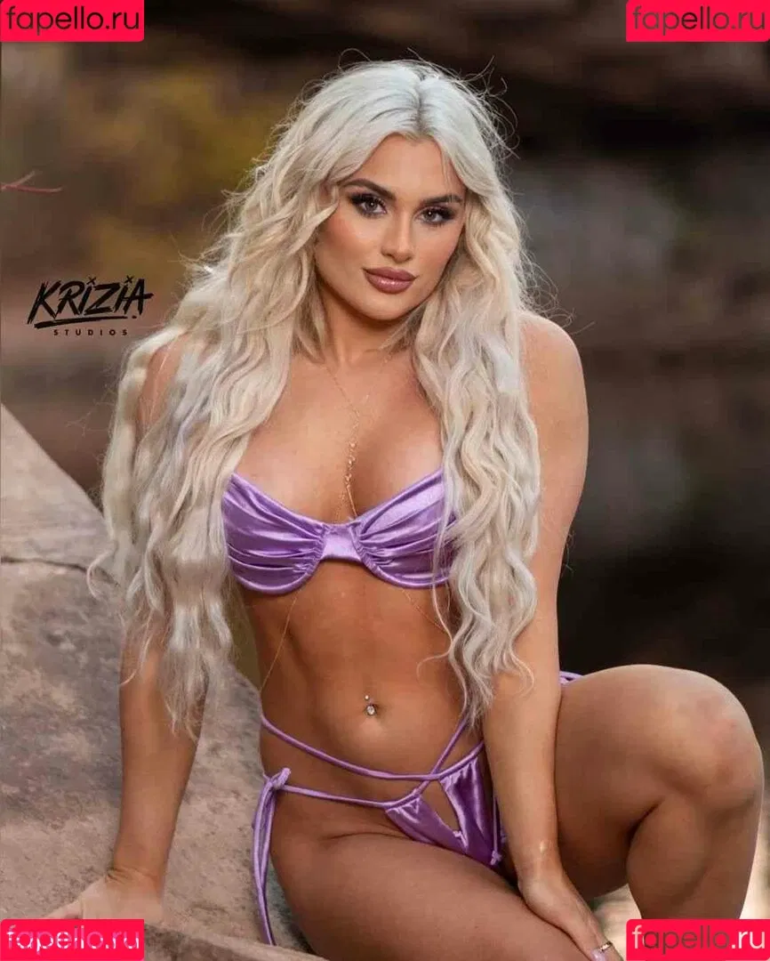Tiffany Stratton / tiffany_stratton / tiffanywwe / tiffstrattonwwe Nude Leaks OnlyFans Onlyfans Photo Gallery 