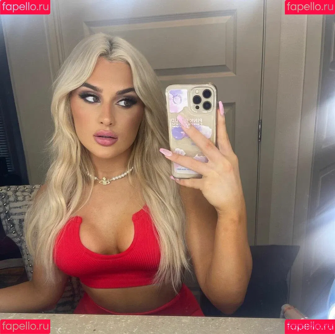 Tiffany Stratton / tiffany_stratton / tiffanywwe / tiffstrattonwwe Nude Leaks OnlyFans Onlyfans Photo Gallery 