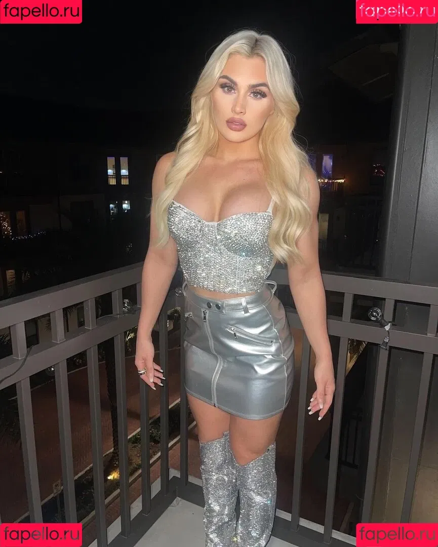 Tiffany Stratton / tiffany_stratton / tiffanywwe / tiffstrattonwwe Nude Leaks OnlyFans Onlyfans Photo Gallery 