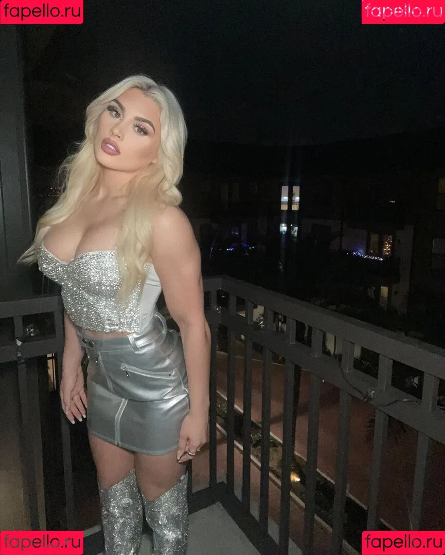 Tiffany Stratton / tiffany_stratton / tiffanywwe / tiffstrattonwwe Nude Leaks OnlyFans Onlyfans Photo Gallery 