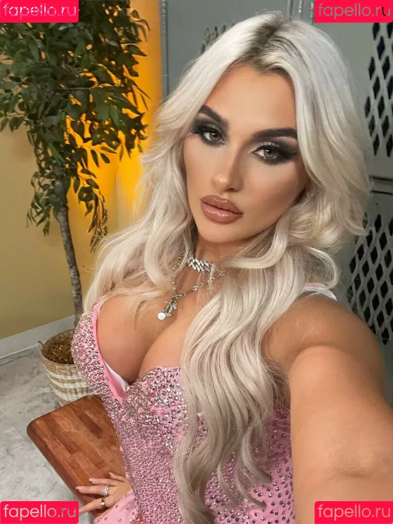 Tiffany Stratton / tiffany_stratton / tiffanywwe / tiffstrattonwwe Nude Leaks OnlyFans Onlyfans Photo Gallery 