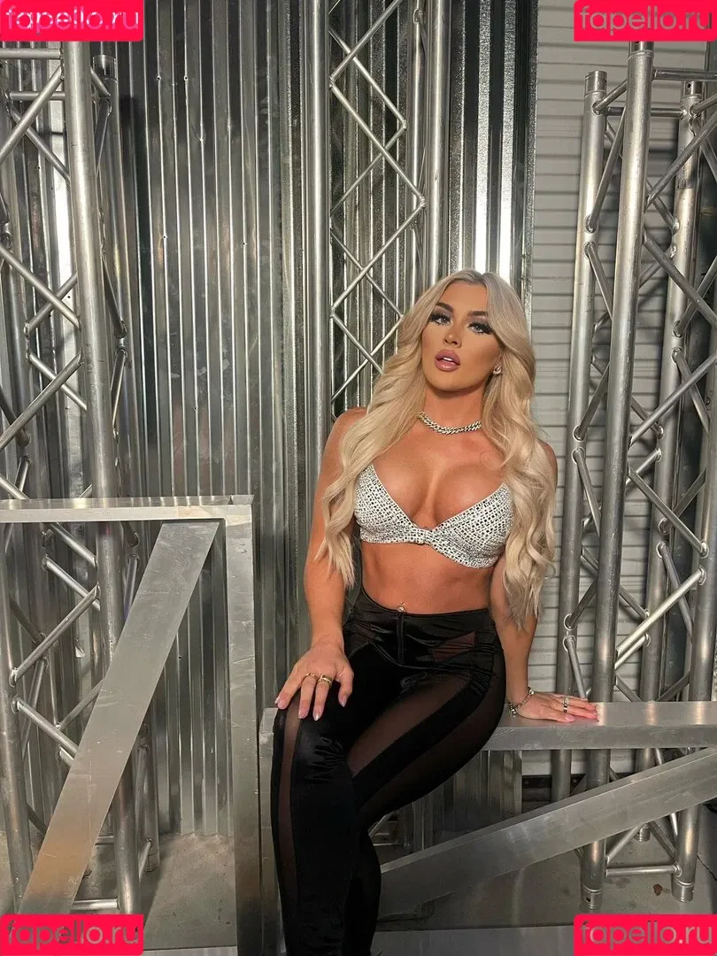 Tiffany Stratton / tiffany_stratton / tiffanywwe / tiffstrattonwwe Nude Leaks OnlyFans Onlyfans Photo Gallery 