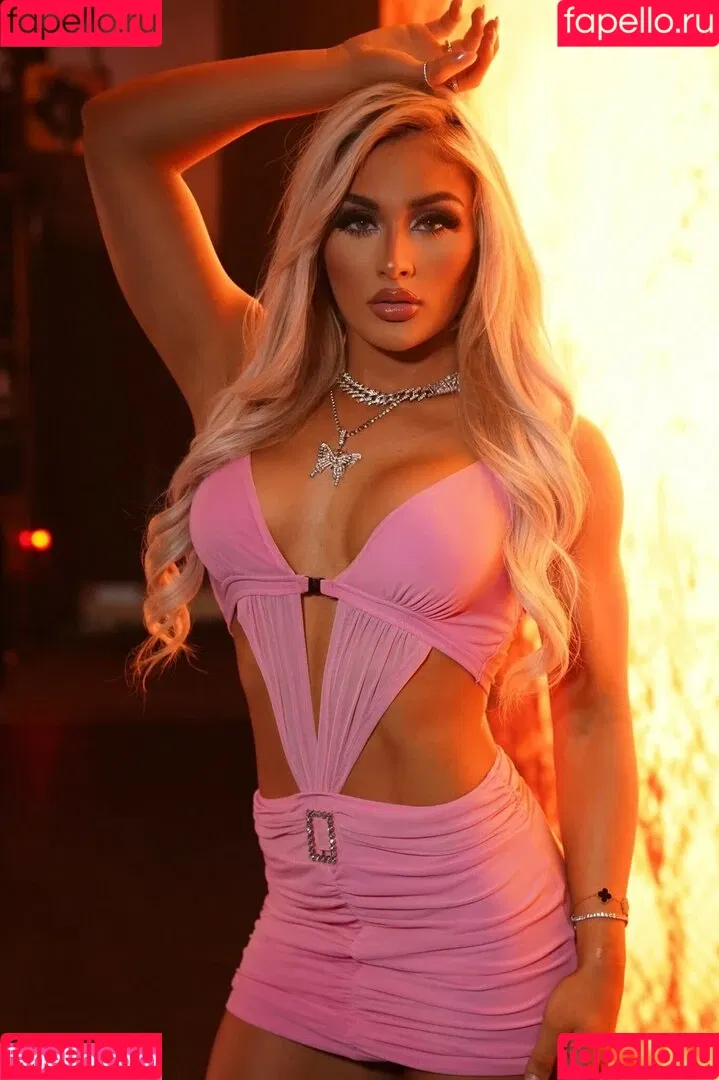 Tiffany Stratton / tiffany_stratton / tiffanywwe / tiffstrattonwwe Nude Leaks OnlyFans Onlyfans Photo Gallery 