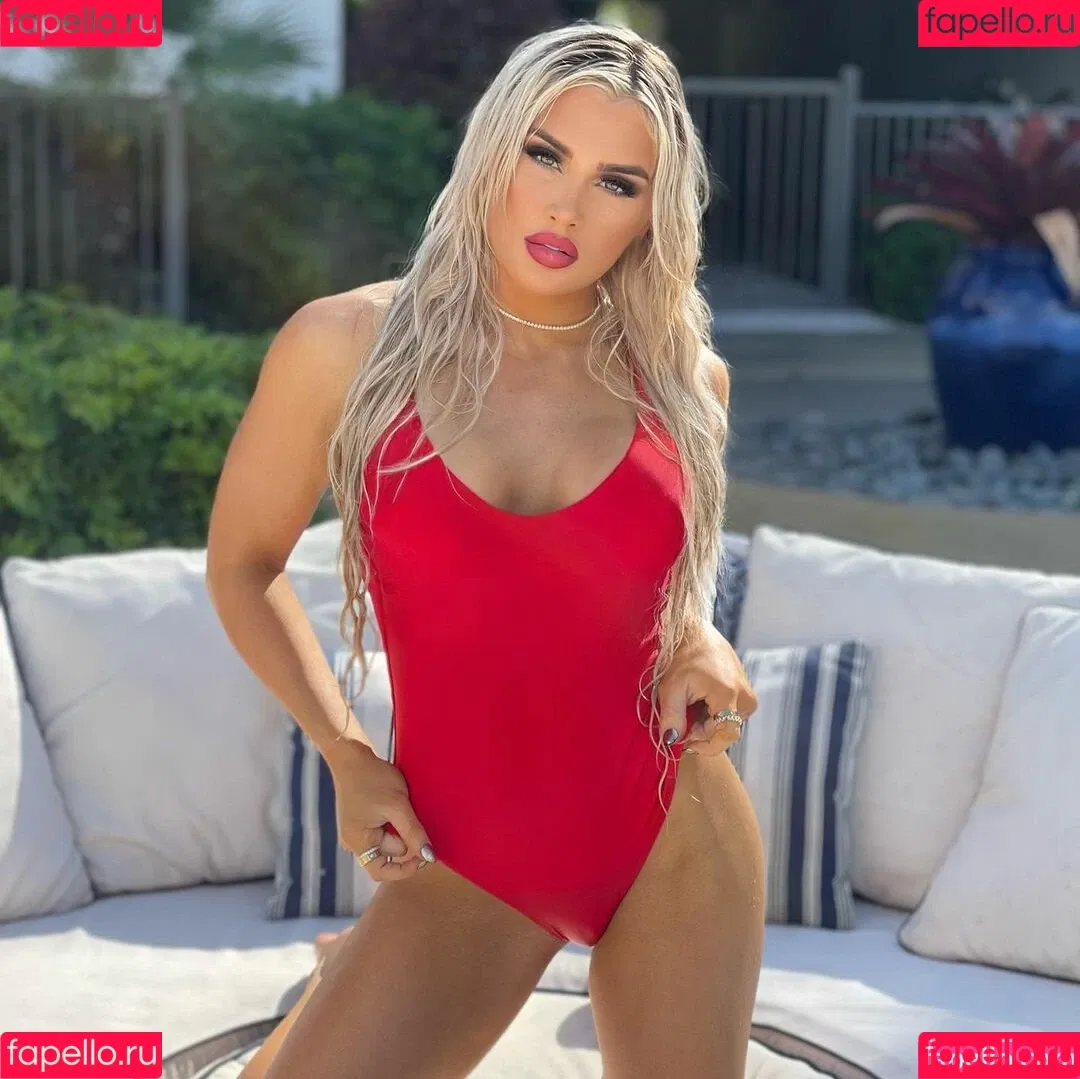 Tiffany Stratton / tiffany_stratton / tiffanywwe / tiffstrattonwwe Nude Leaks OnlyFans Onlyfans Photo Gallery 