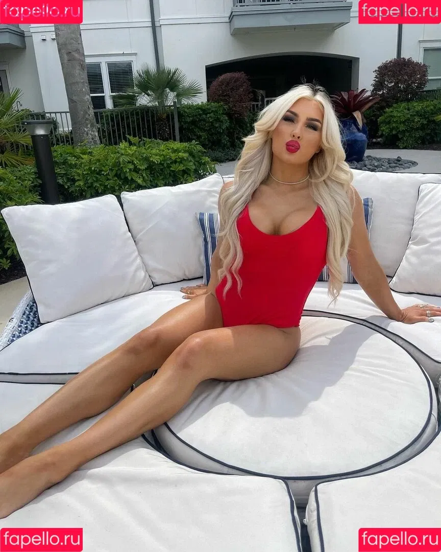 Tiffany Stratton / tiffany_stratton / tiffanywwe / tiffstrattonwwe Nude Leaks OnlyFans Onlyfans Photo Gallery 