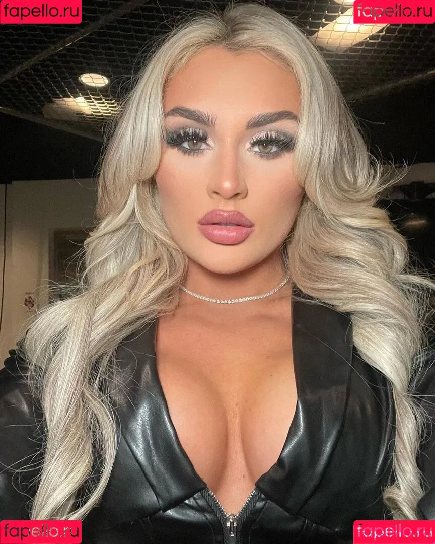 Tiffany Stratton / tiffany_stratton / tiffanywwe / tiffstrattonwwe Nude Leaks OnlyFans Onlyfans Photo Gallery 