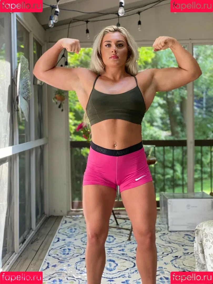 Tiffany Stratton / tiffany_stratton / tiffanywwe / tiffstrattonwwe Nude Leaks OnlyFans Onlyfans Photo Gallery 