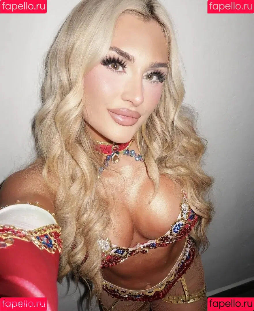 Tiffany Stratton / tiffany_stratton / tiffanywwe / tiffstrattonwwe Nude Leaks OnlyFans Onlyfans Photo Gallery 