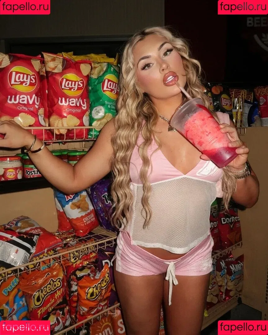 Tiffany Stratton / tiffany_stratton / tiffanywwe / tiffstrattonwwe Nude Leaks OnlyFans Onlyfans Photo Gallery 