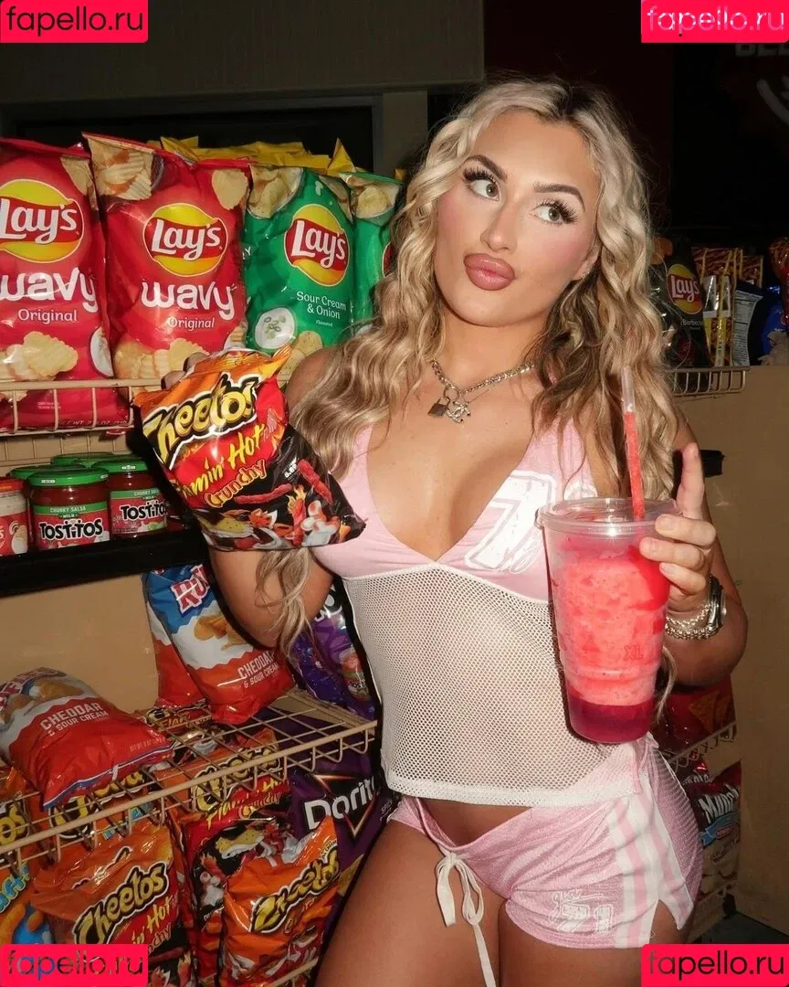 Tiffany Stratton / tiffany_stratton / tiffanywwe / tiffstrattonwwe Nude Leaks OnlyFans Onlyfans Photo Gallery 