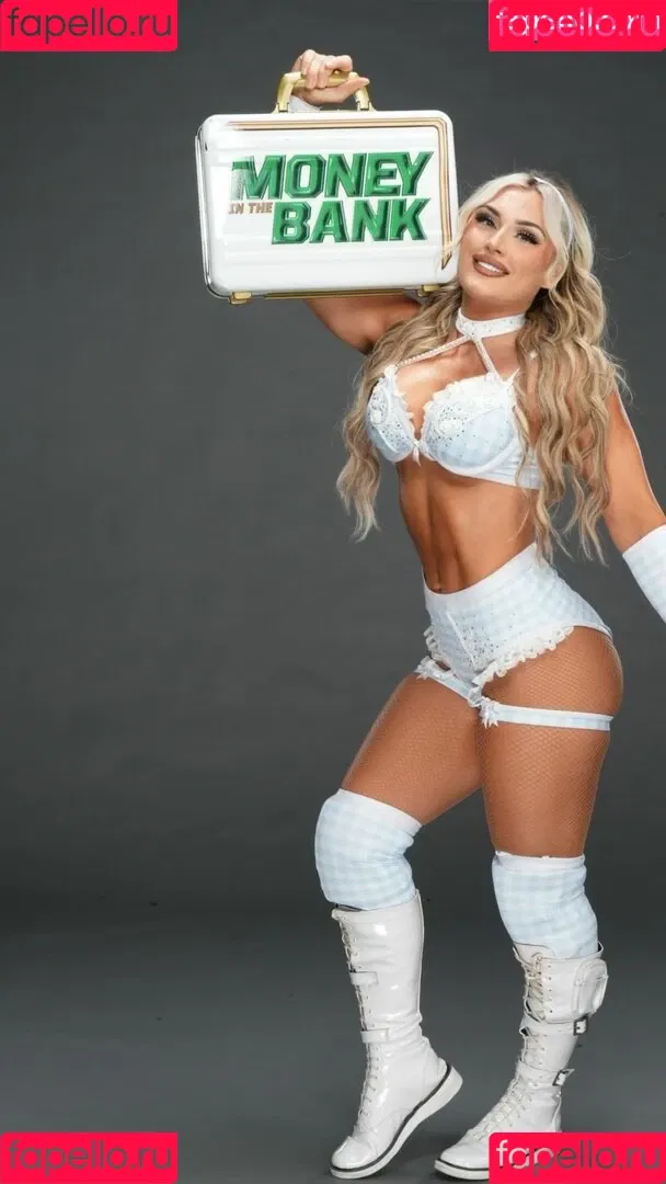 Tiffany Stratton / tiffany_stratton / tiffanywwe / tiffstrattonwwe Nude Leaks OnlyFans Onlyfans Photo Gallery 