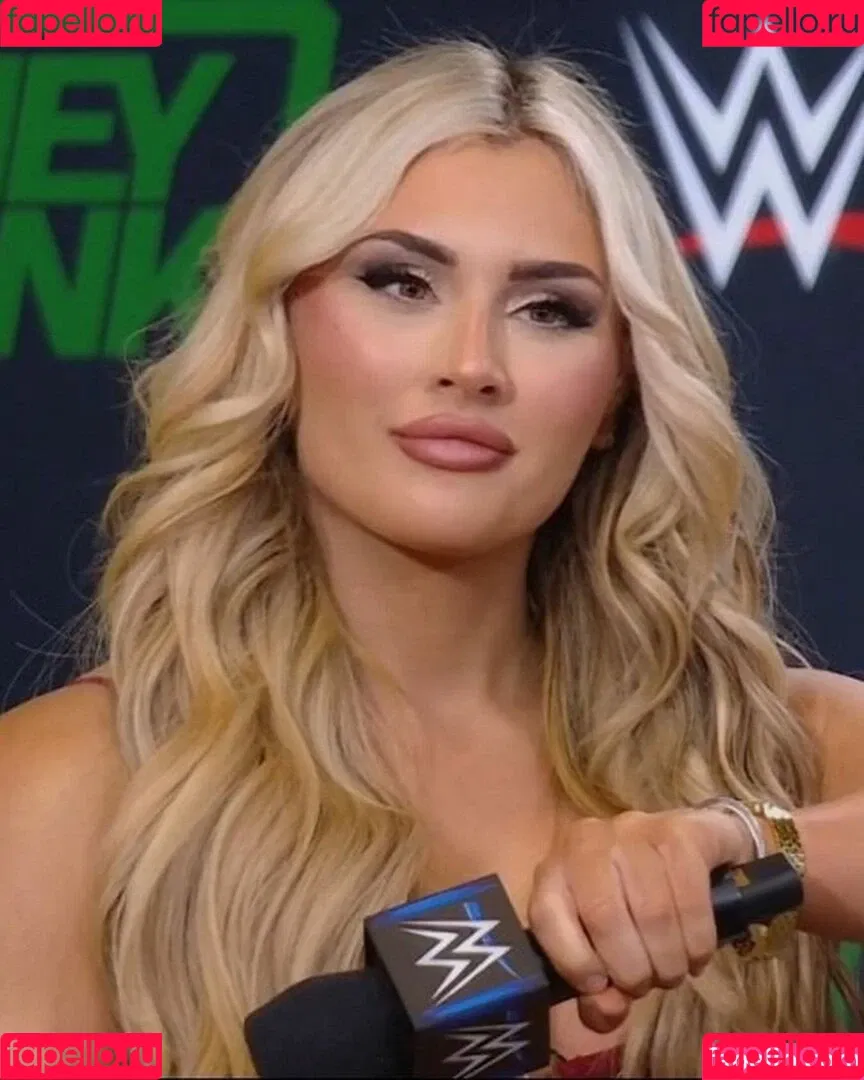 Tiffany Stratton / tiffany_stratton / tiffanywwe / tiffstrattonwwe Nude Leaks OnlyFans Onlyfans Photo Gallery 