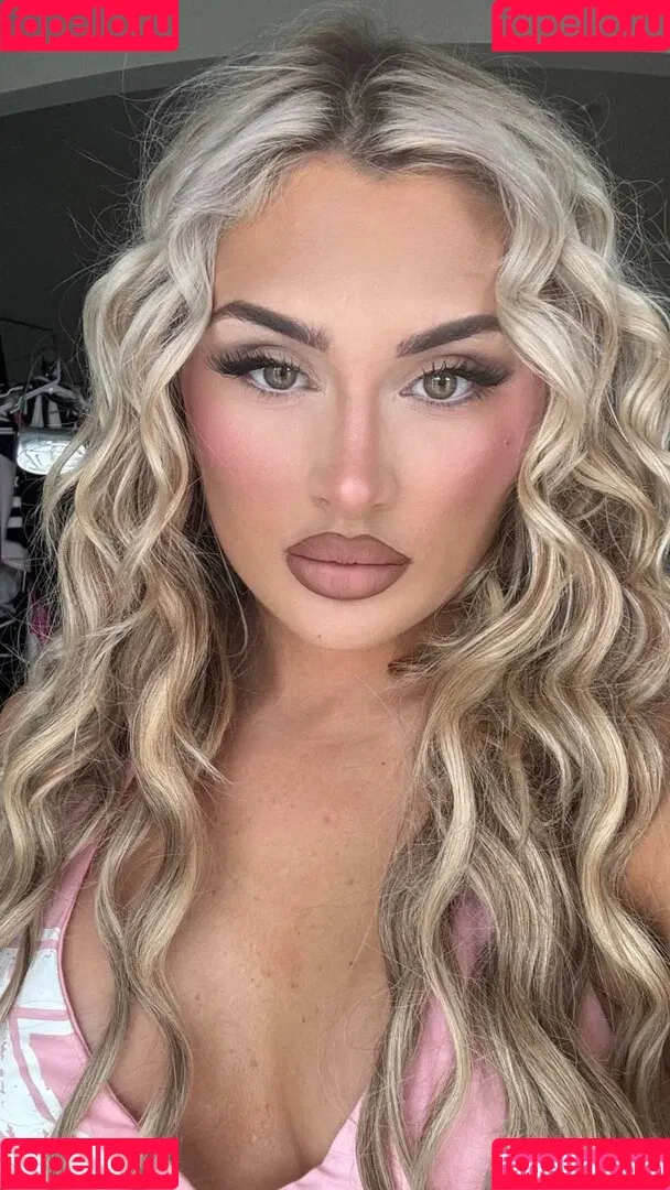 Tiffany Stratton / tiffany_stratton / tiffanywwe / tiffstrattonwwe Nude Leaks OnlyFans Onlyfans Photo Gallery 