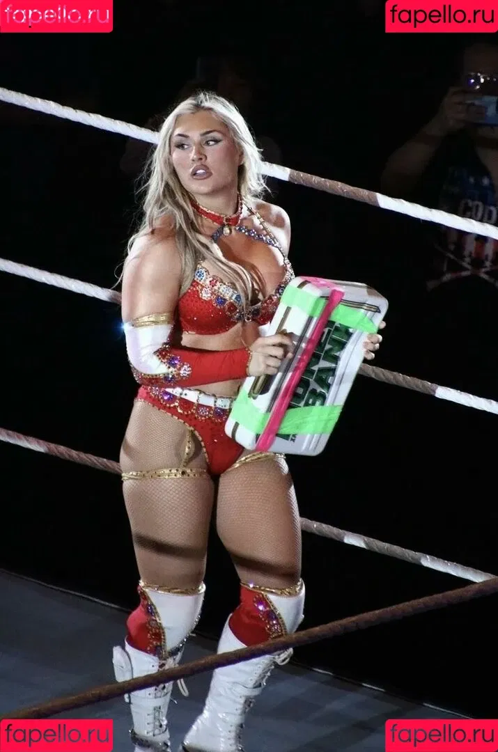 Tiffany Stratton / tiffany_stratton / tiffanywwe / tiffstrattonwwe Nude Leaks OnlyFans Onlyfans Photo Gallery 
