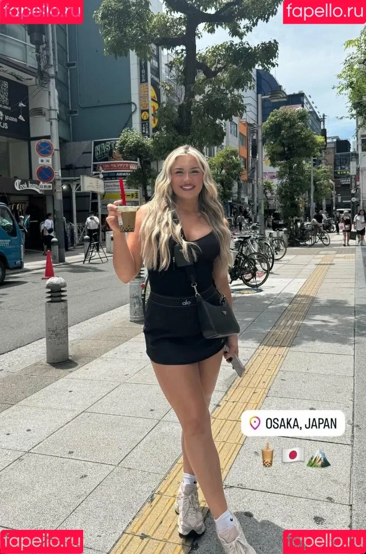 Tiffany Stratton / tiffany_stratton / tiffanywwe / tiffstrattonwwe Nude Leaks OnlyFans Onlyfans Photo Gallery 