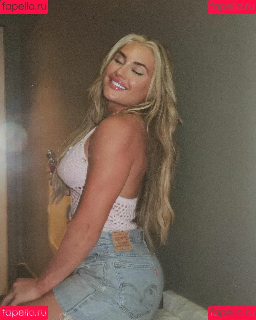 Tiffany Stratton / tiffany_stratton / tiffanywwe / tiffstrattonwwe Nude Leaks OnlyFans Onlyfans Photo Gallery 