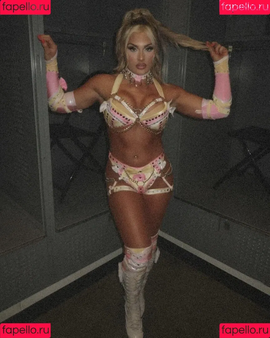 Tiffany Stratton / tiffany_stratton / tiffanywwe / tiffstrattonwwe Nude Leaks OnlyFans Onlyfans Photo Gallery 