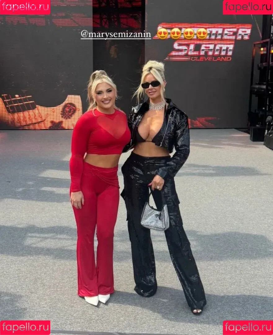 Tiffany Stratton / tiffany_stratton / tiffanywwe / tiffstrattonwwe Nude Leaks OnlyFans Onlyfans Photo Gallery 