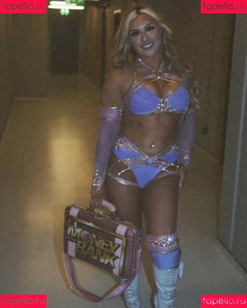 Tiffany Stratton / tiffany_stratton / tiffanywwe / tiffstrattonwwe Nude Leaks OnlyFans Onlyfans Photo Gallery 