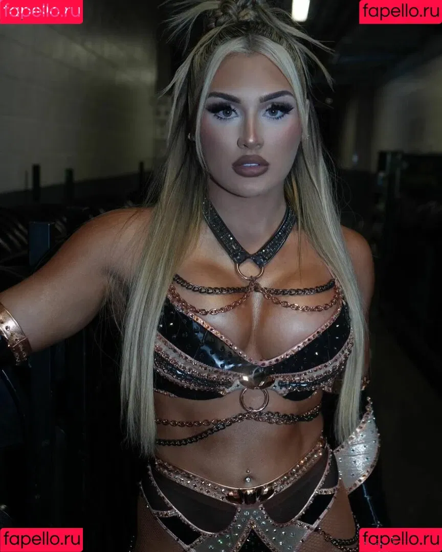 Tiffany Stratton / tiffany_stratton / tiffanywwe / tiffstrattonwwe Nude Leaks OnlyFans Onlyfans Photo Gallery 