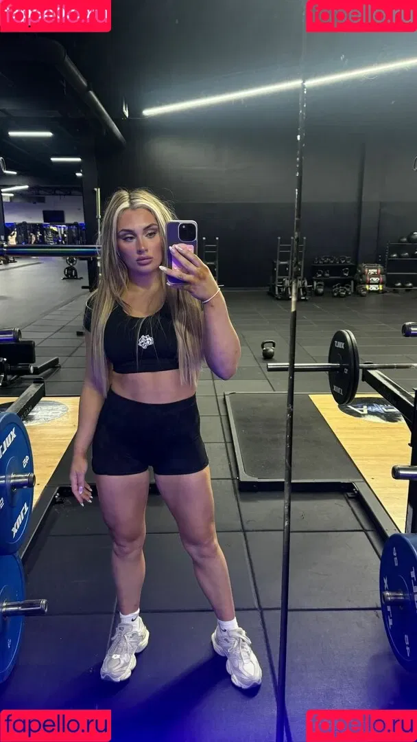 Tiffany Stratton / tiffany_stratton / tiffanywwe / tiffstrattonwwe Nude Leaks OnlyFans Onlyfans Photo Gallery 