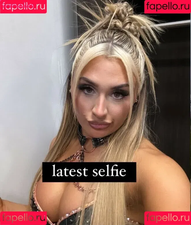 Tiffany Stratton / tiffany_stratton / tiffanywwe / tiffstrattonwwe Nude Leaks OnlyFans Onlyfans Photo Gallery 