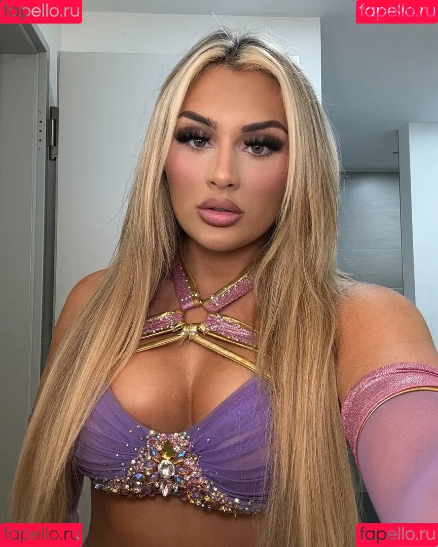 Tiffany Stratton / tiffany_stratton / tiffanywwe / tiffstrattonwwe Nude Leaks OnlyFans Onlyfans Photo Gallery 