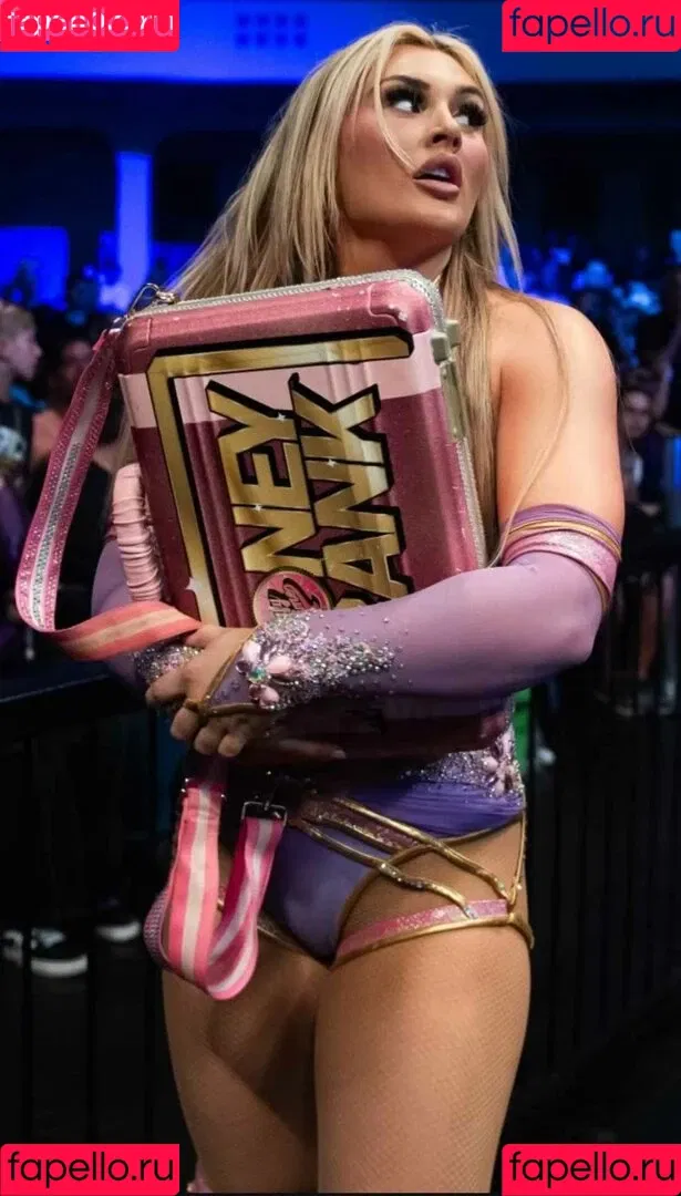 Tiffany Stratton / tiffany_stratton / tiffanywwe / tiffstrattonwwe Nude Leaks OnlyFans Onlyfans Photo Gallery 