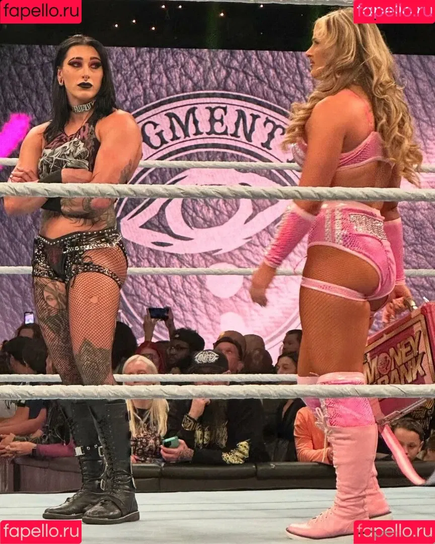 Tiffany Stratton / tiffany_stratton / tiffanywwe / tiffstrattonwwe Nude Leaks OnlyFans Onlyfans Photo Gallery 