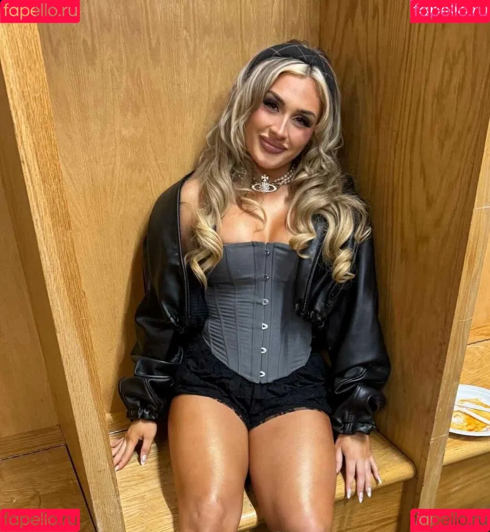 Tiffany Stratton / tiffany_stratton / tiffanywwe / tiffstrattonwwe Nude Leaks OnlyFans Onlyfans Photo Gallery 