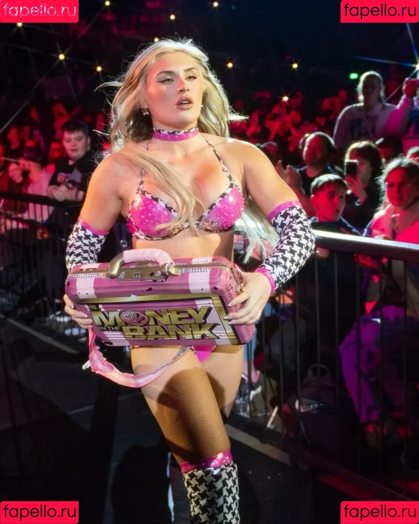 Tiffany Stratton / tiffany_stratton / tiffanywwe / tiffstrattonwwe Nude Leaks OnlyFans Onlyfans Photo Gallery 