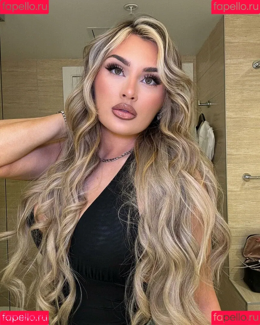 Tiffany Stratton / tiffany_stratton / tiffanywwe / tiffstrattonwwe Nude Leaks OnlyFans Onlyfans Photo Gallery 