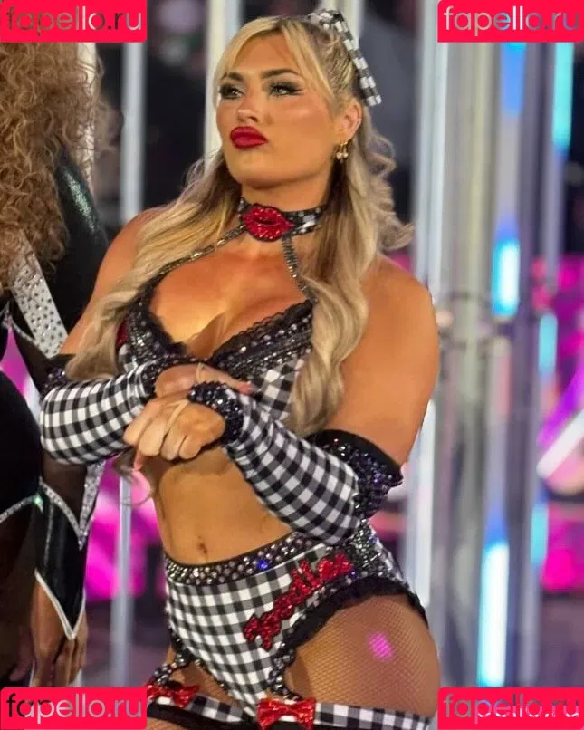 Tiffany Stratton / tiffany_stratton / tiffanywwe / tiffstrattonwwe Nude Leaks OnlyFans Onlyfans Photo Gallery 