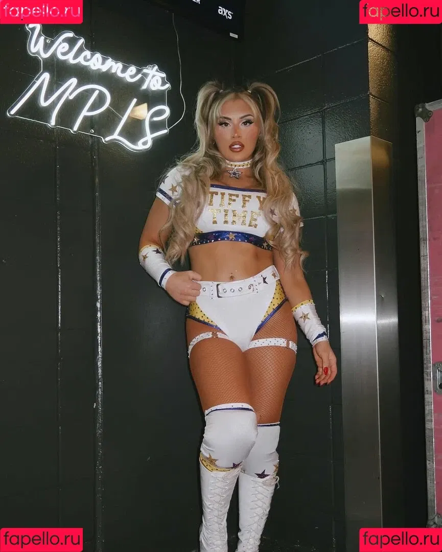 Tiffany Stratton / tiffany_stratton / tiffanywwe / tiffstrattonwwe Nude Leaks OnlyFans Onlyfans Photo Gallery 