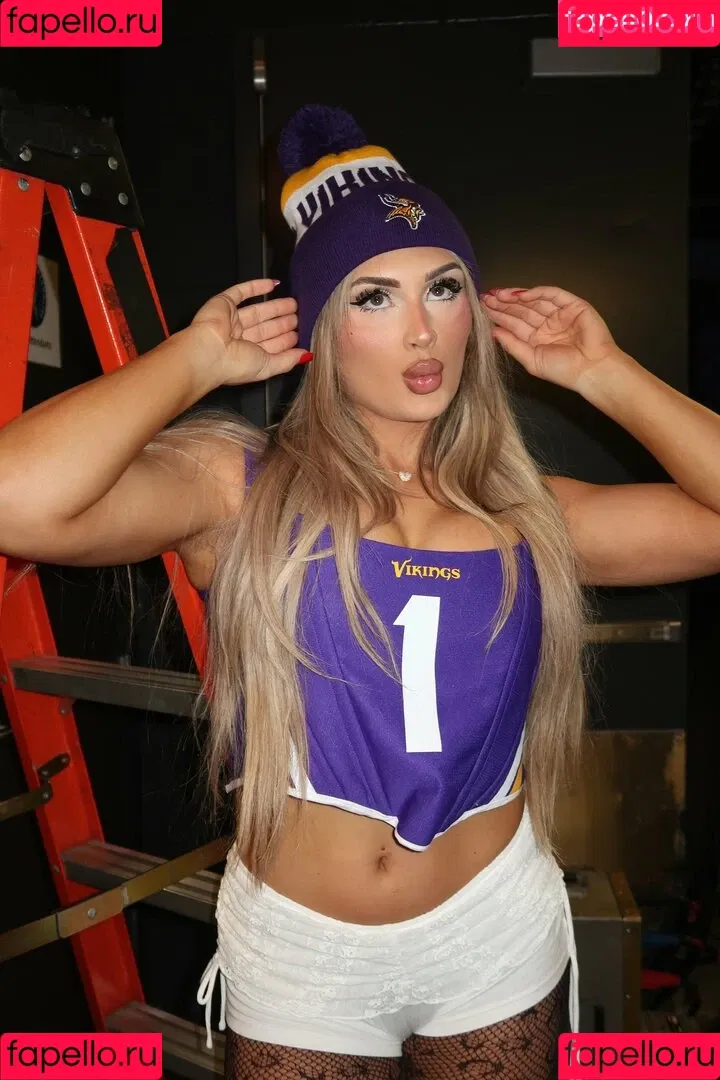 Tiffany Stratton / tiffany_stratton / tiffanywwe / tiffstrattonwwe Nude Leaks OnlyFans Onlyfans Photo Gallery 