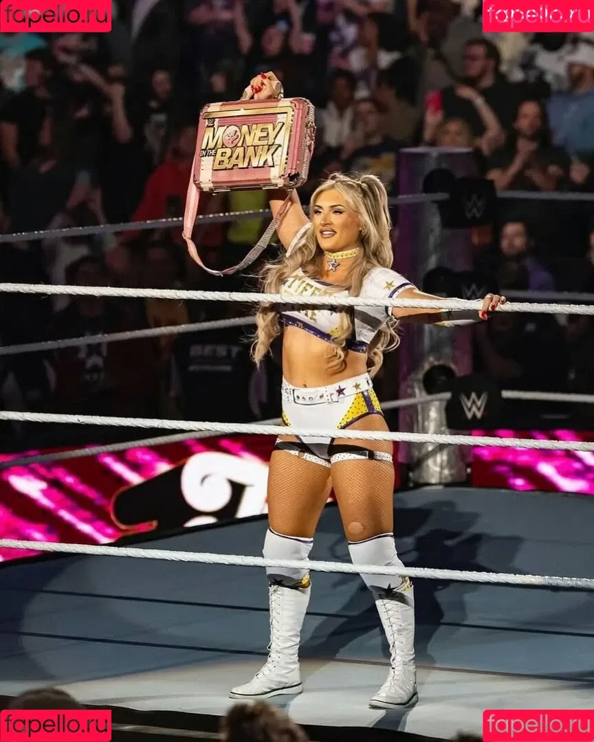Tiffany Stratton / tiffany_stratton / tiffanywwe / tiffstrattonwwe Nude Leaks OnlyFans Onlyfans Photo Gallery 